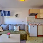 Apartment Nad Zalewem Kamienskim *